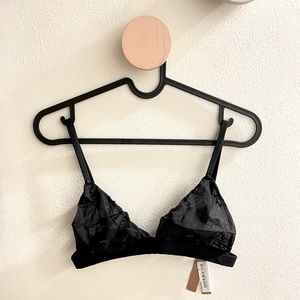 SKIMS black bra / bralette